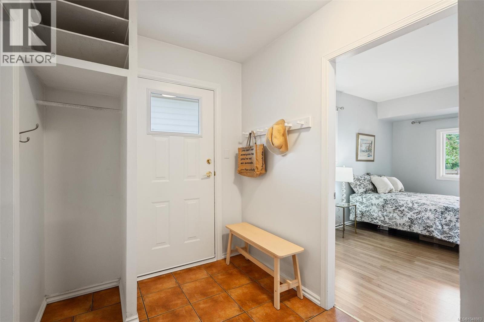 1029 - 1031 Wychbury Ave - 18