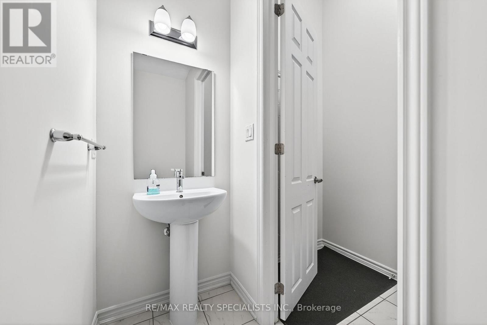27 HARPIN WAY W - Image 26