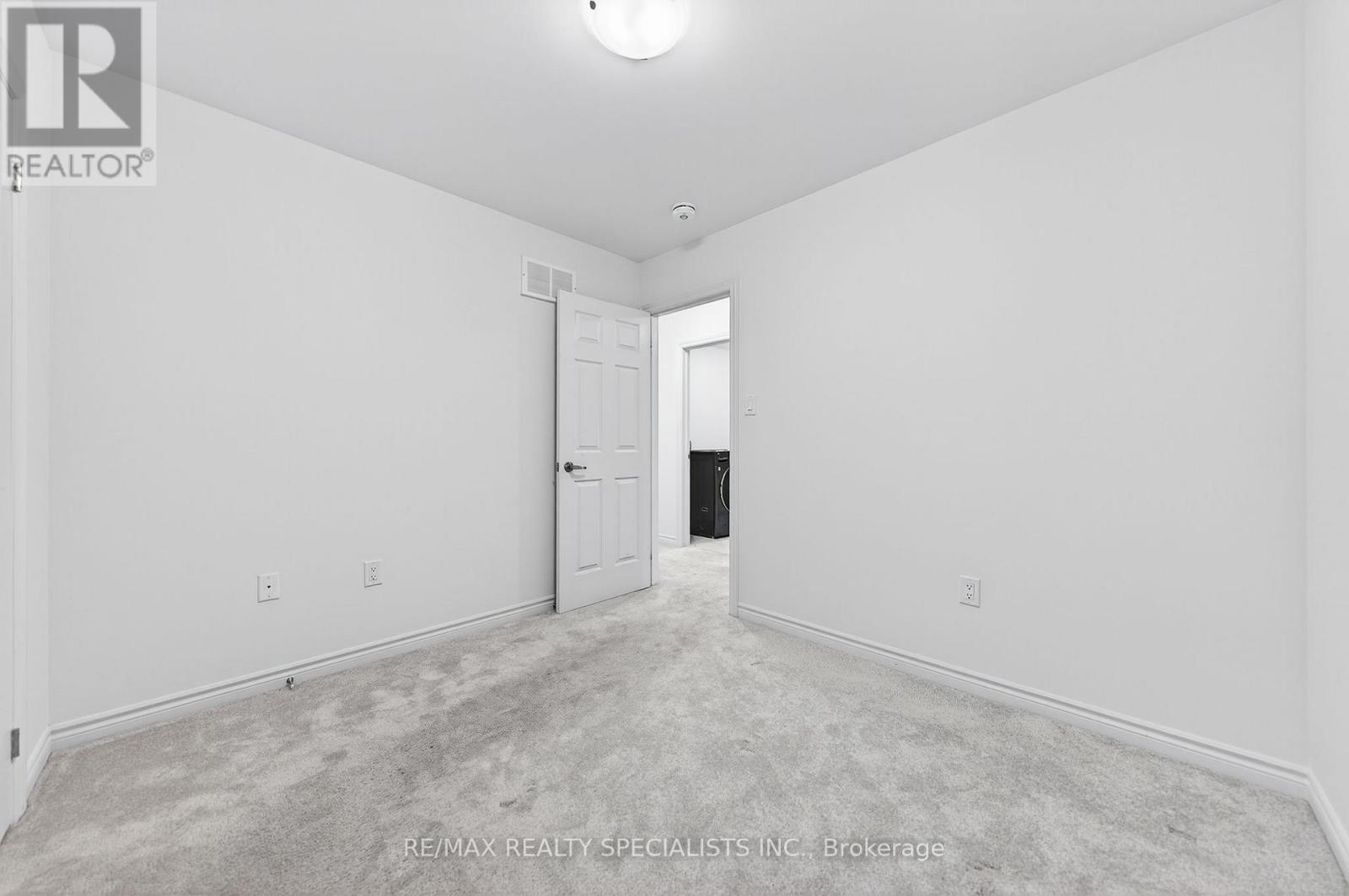 27 HARPIN WAY W - Image 40