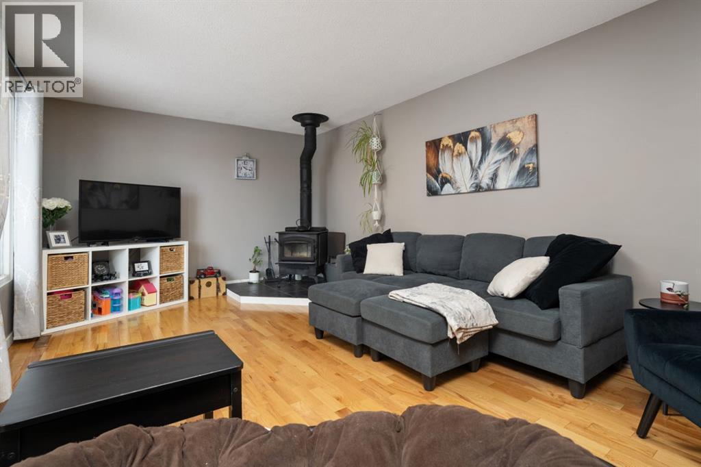 Listing photo – 5402 52 Street, Bashaw