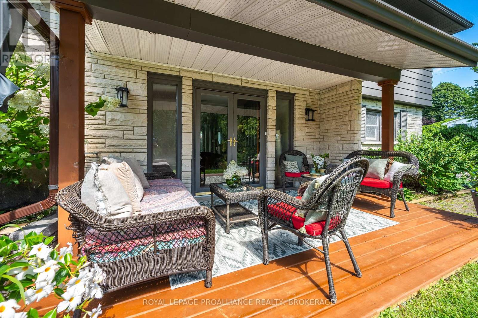330 ELMWOOD DRIVE, Gananoque — photo 3