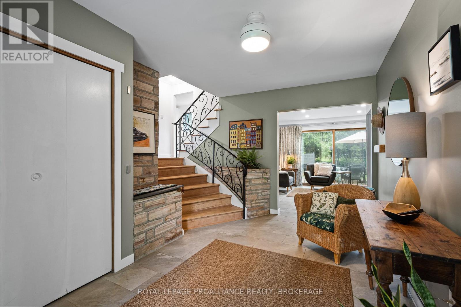 330 ELMWOOD DRIVE, Gananoque — photo 9