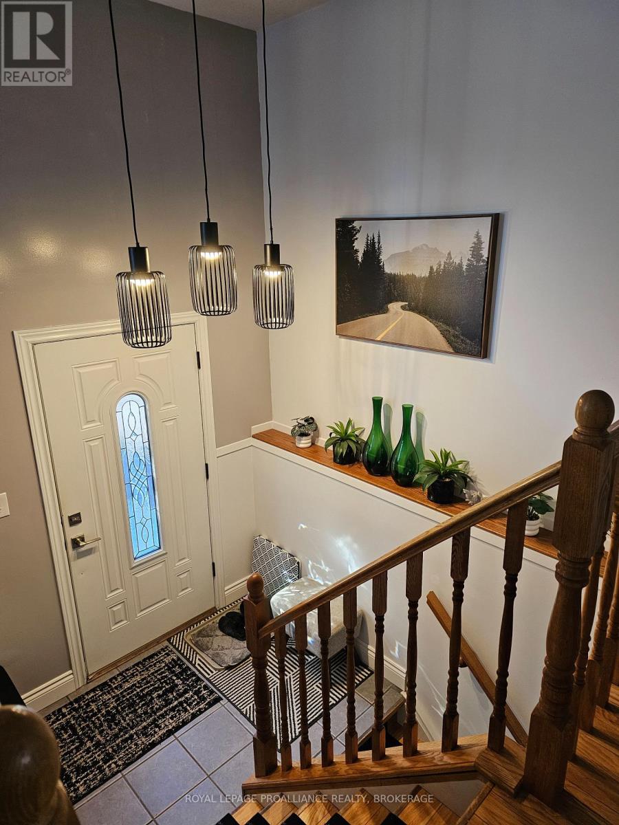 915 WARBURTON CRESCENT, Kingston (East Gardiners Rd) — photo 6
