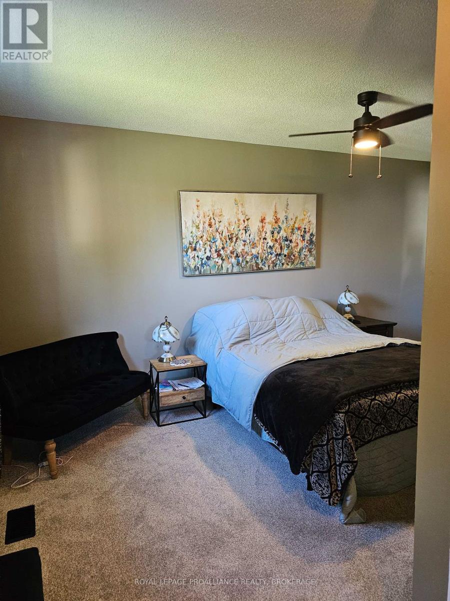 915 WARBURTON CRESCENT - Image 24