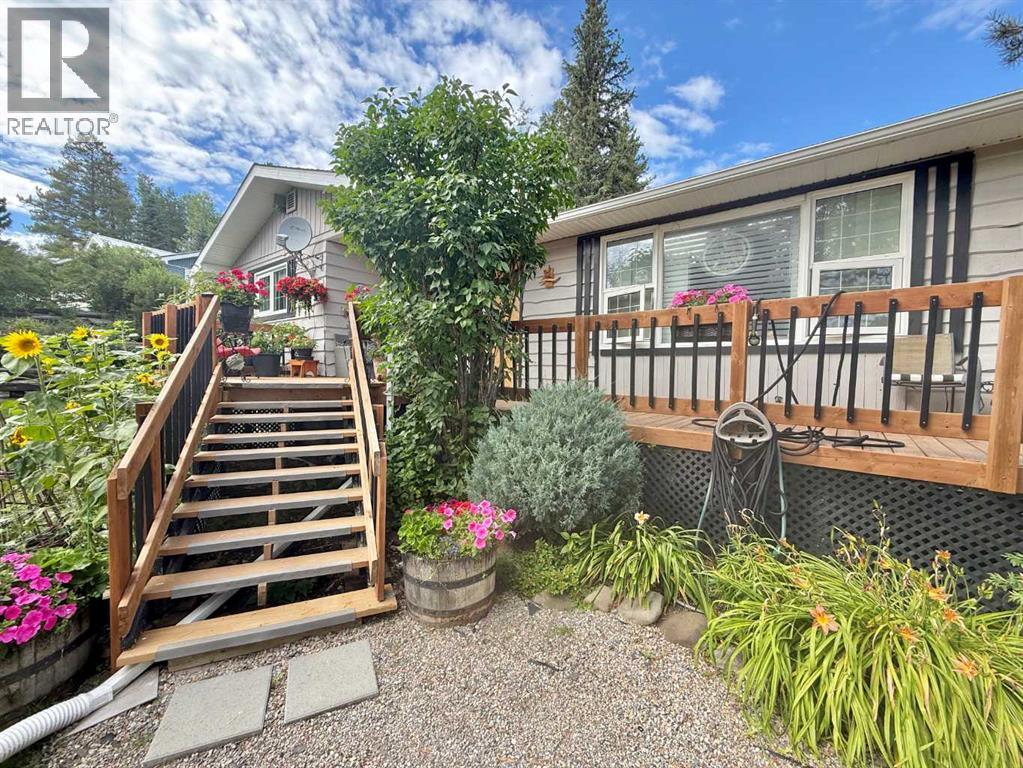 5002 50 Street - 10