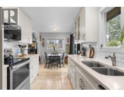 Bathroom - 661 Marlisa Pl, Langford, BC V9B4Y8 Photo 9
