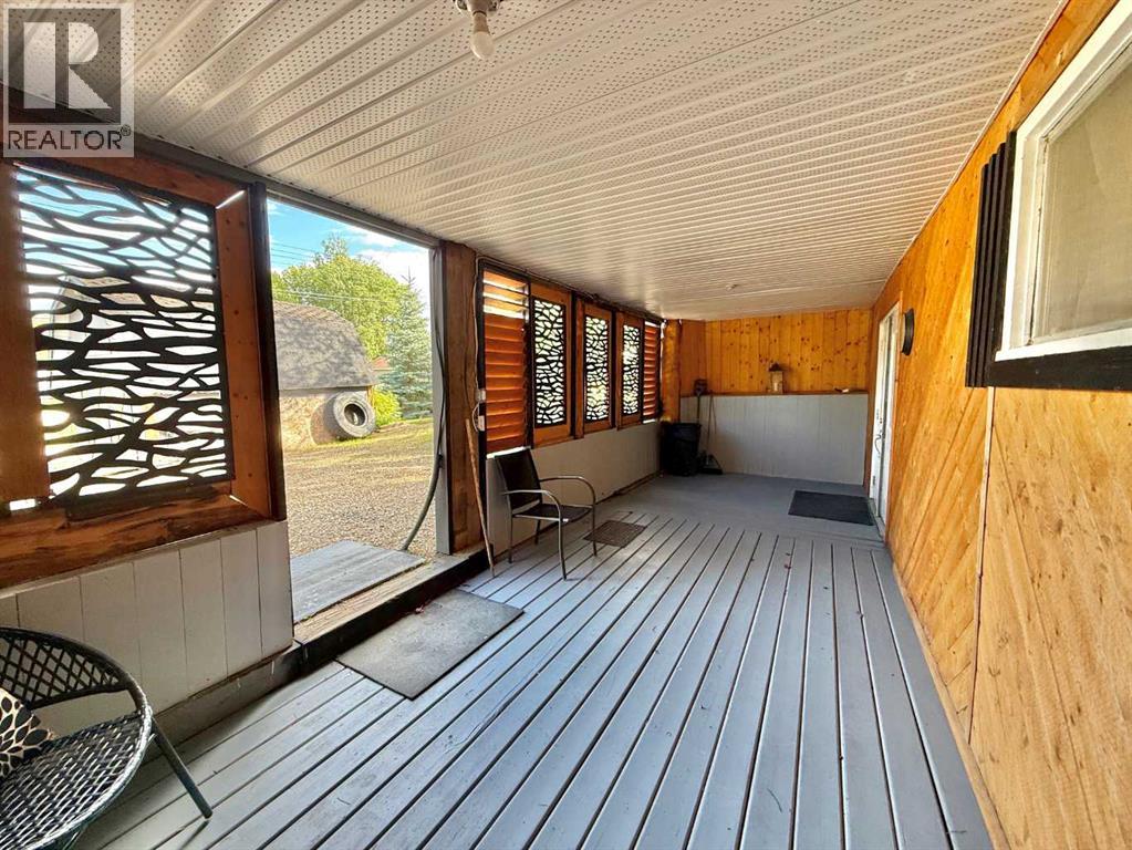 5002 50 Street - 42