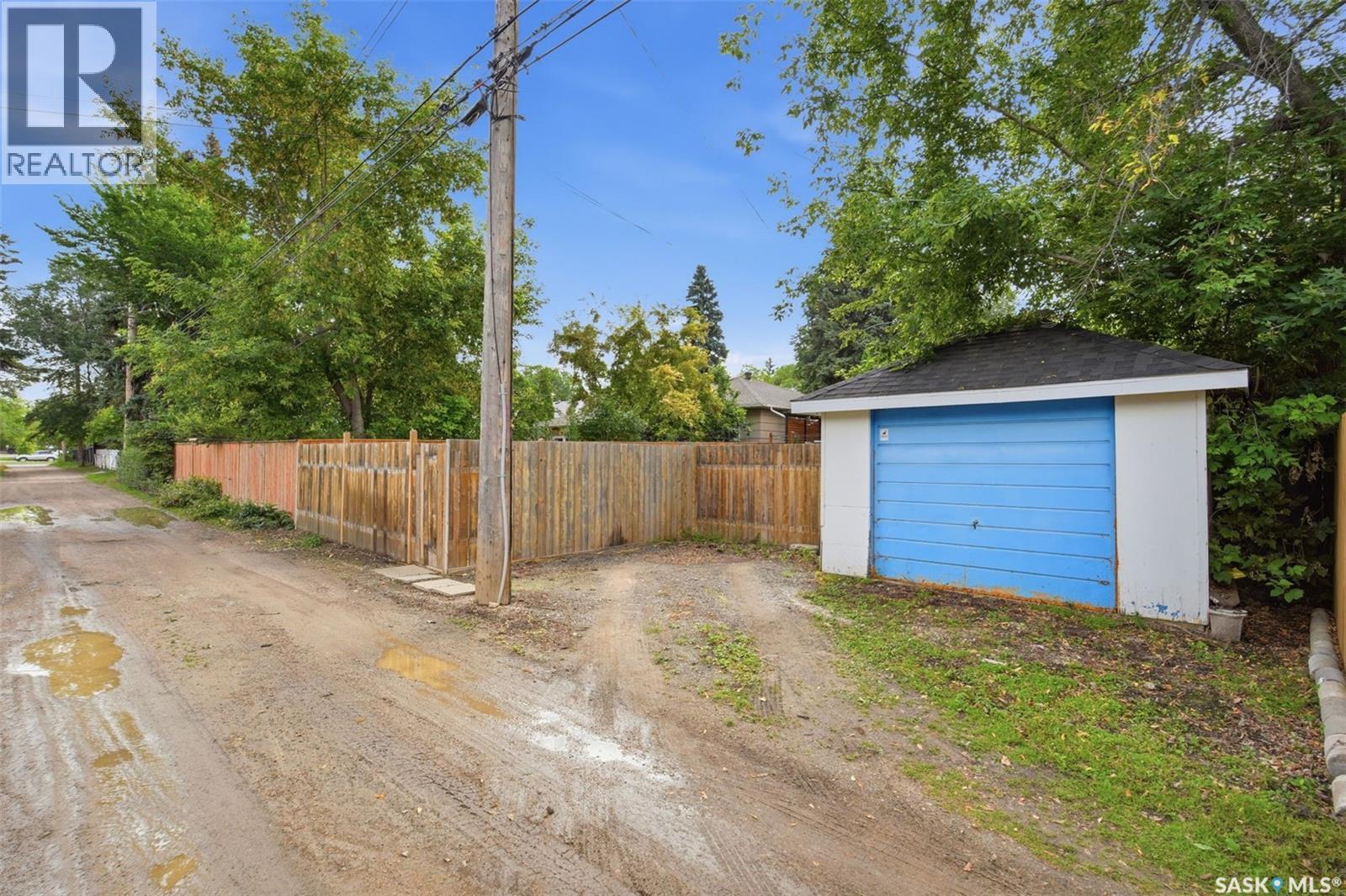 717 Taylor STREET E - 34