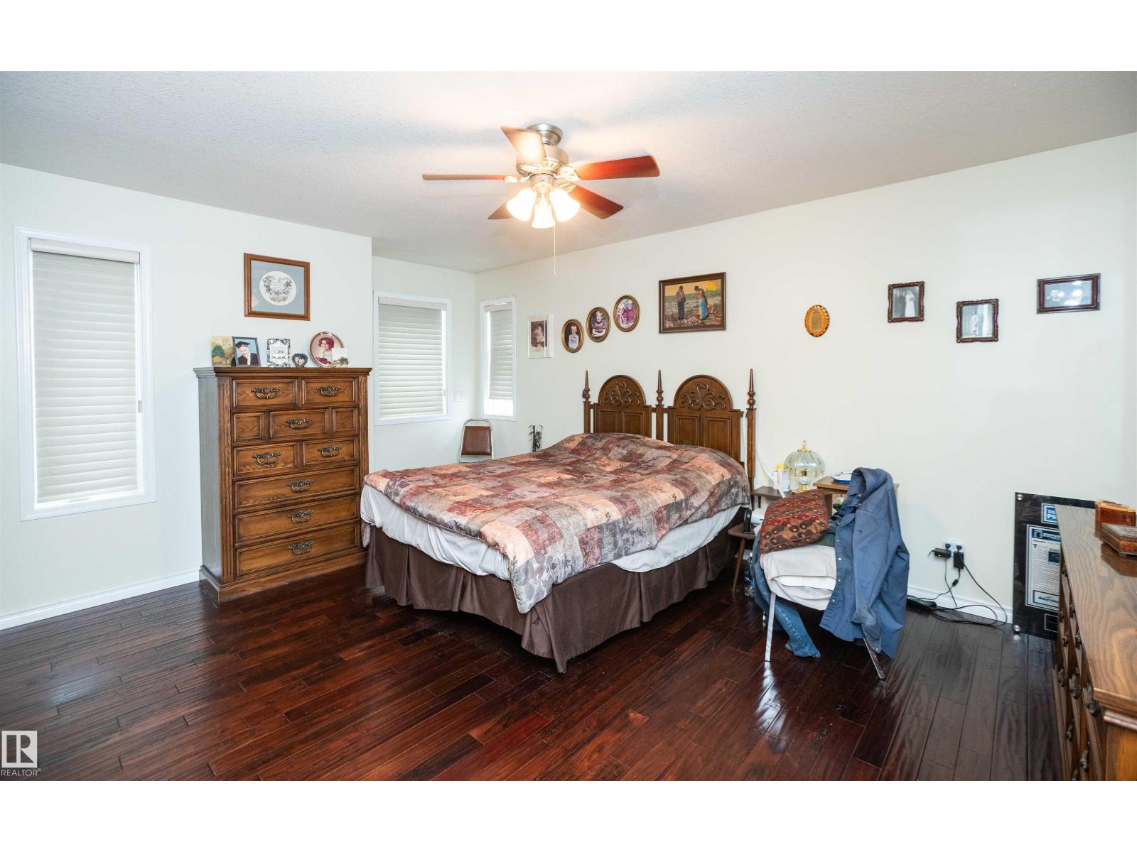 5706 43 street - 25
