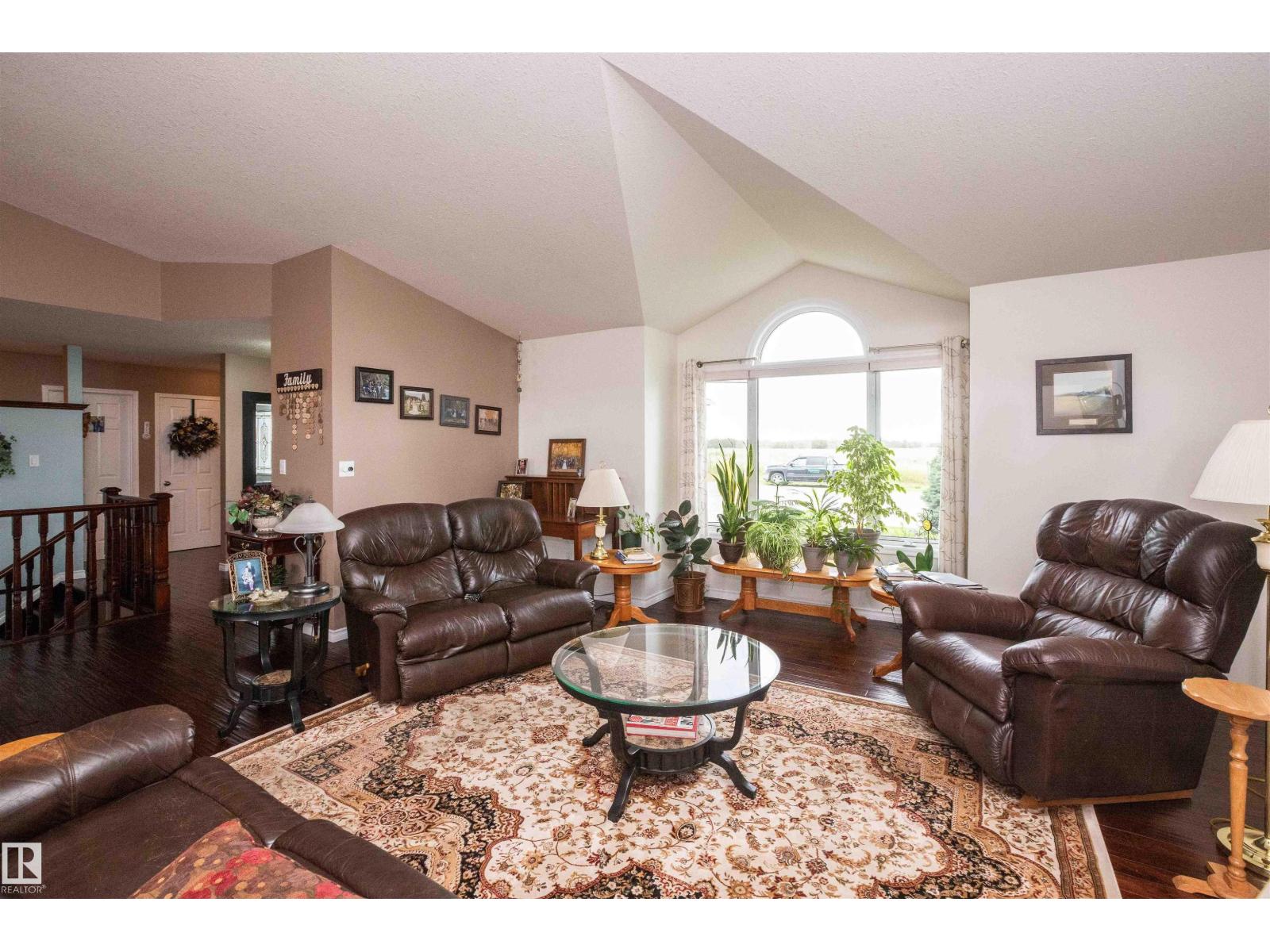 5706 43 street - 11