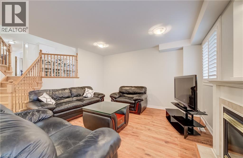245 FERN Crescent - Image 24