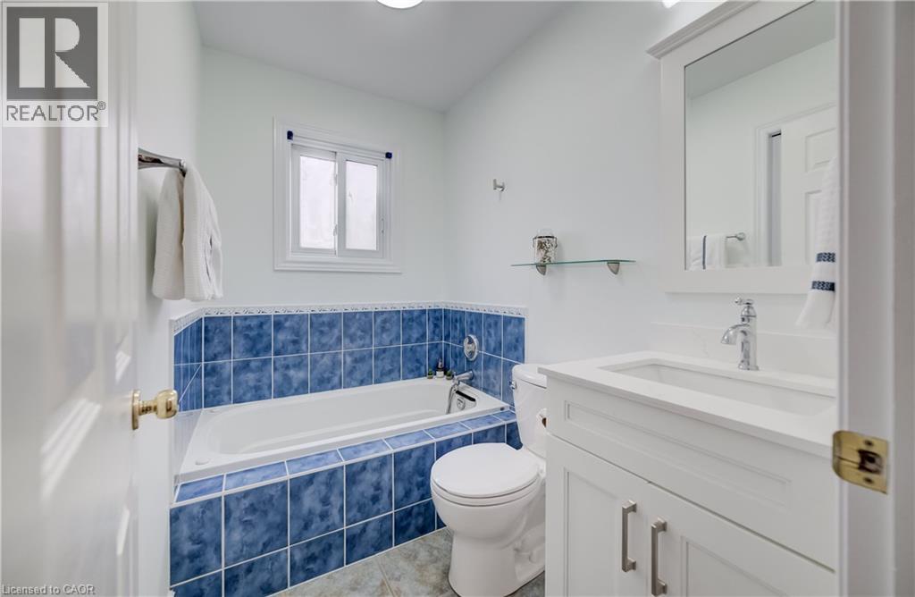 245 FERN Crescent - Image 22