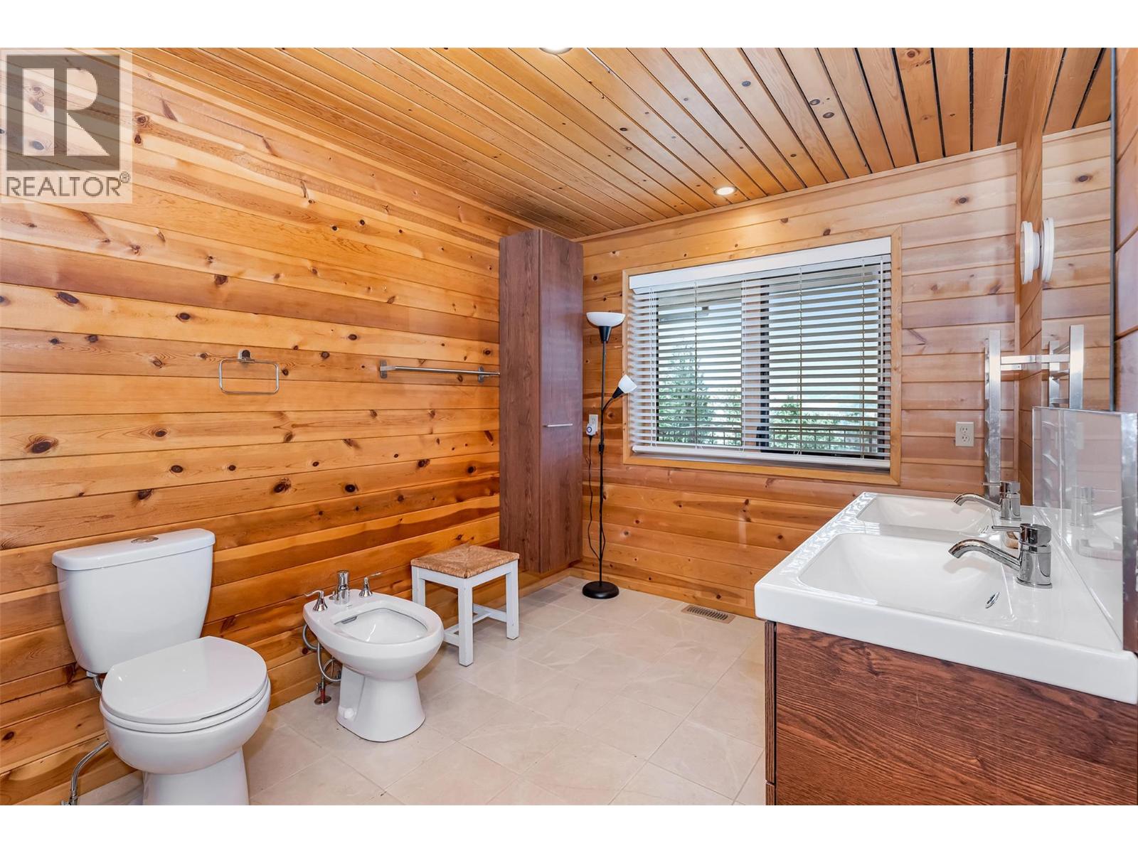 460 Crestview Drive, Coldstream