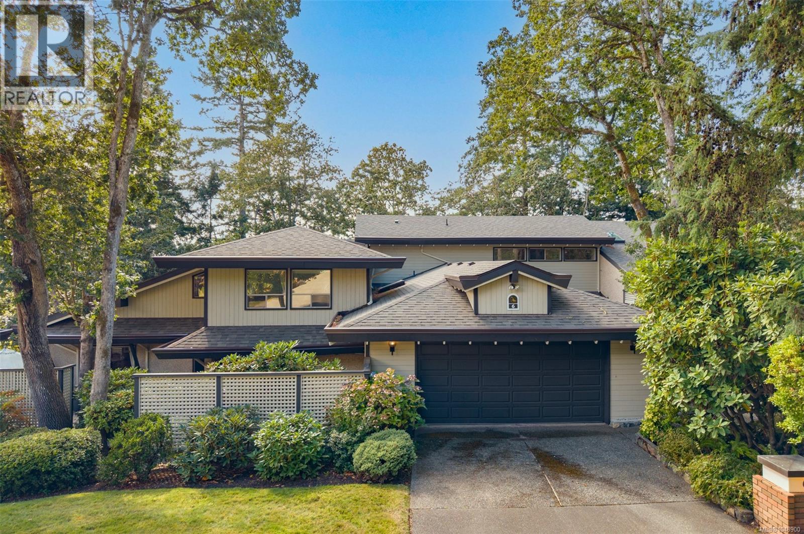 #6, 909 Carolwood Drive, Saanich