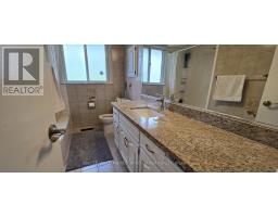 Main - 49 Halkin Crescent, Toronto, ON M4A1M8 Photo 12