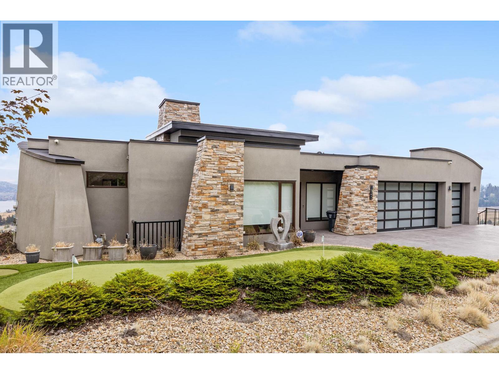  1851 Diamond View Drive, West Kelowna