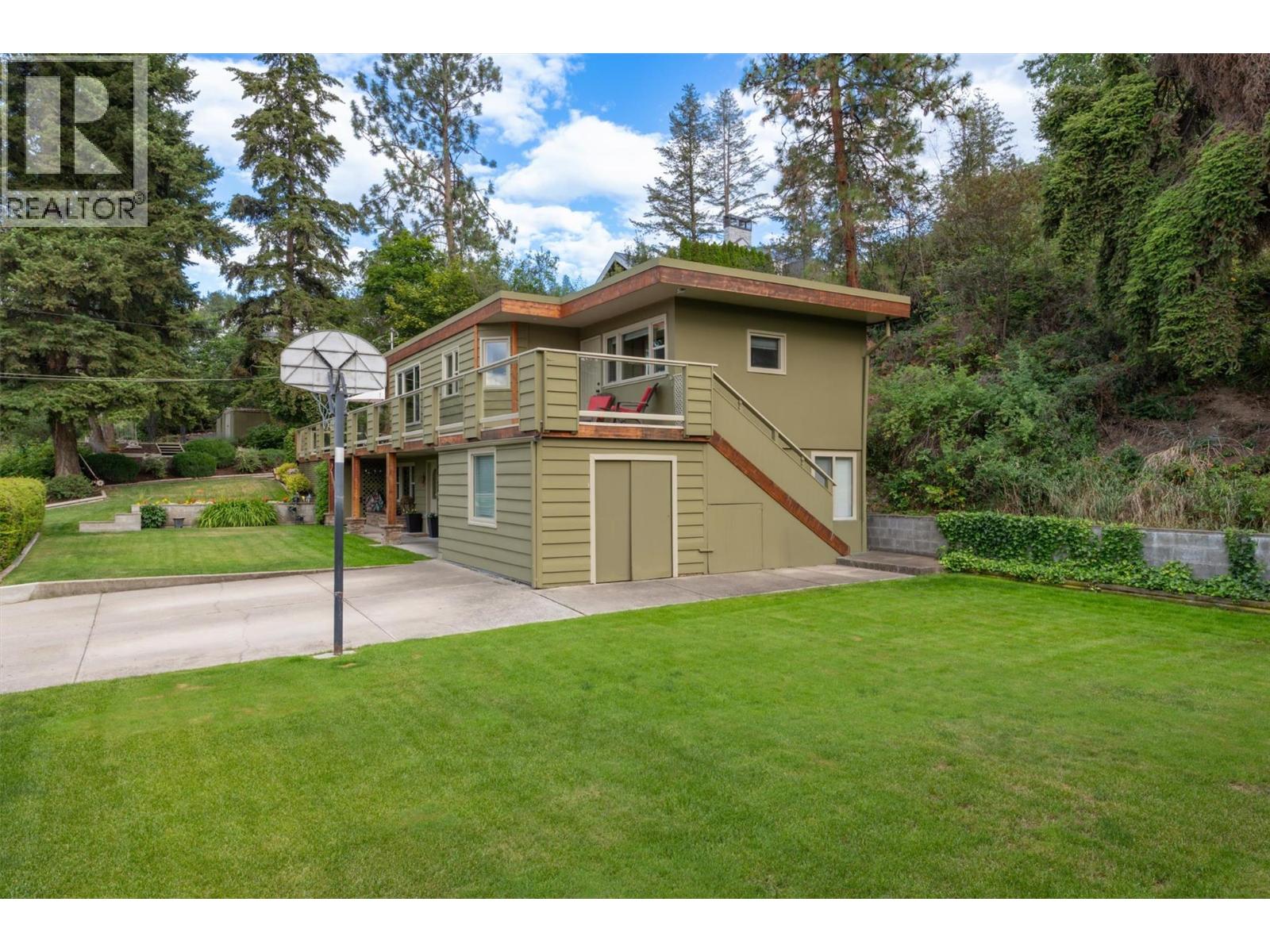  391 Braeloch Road, Kelowna