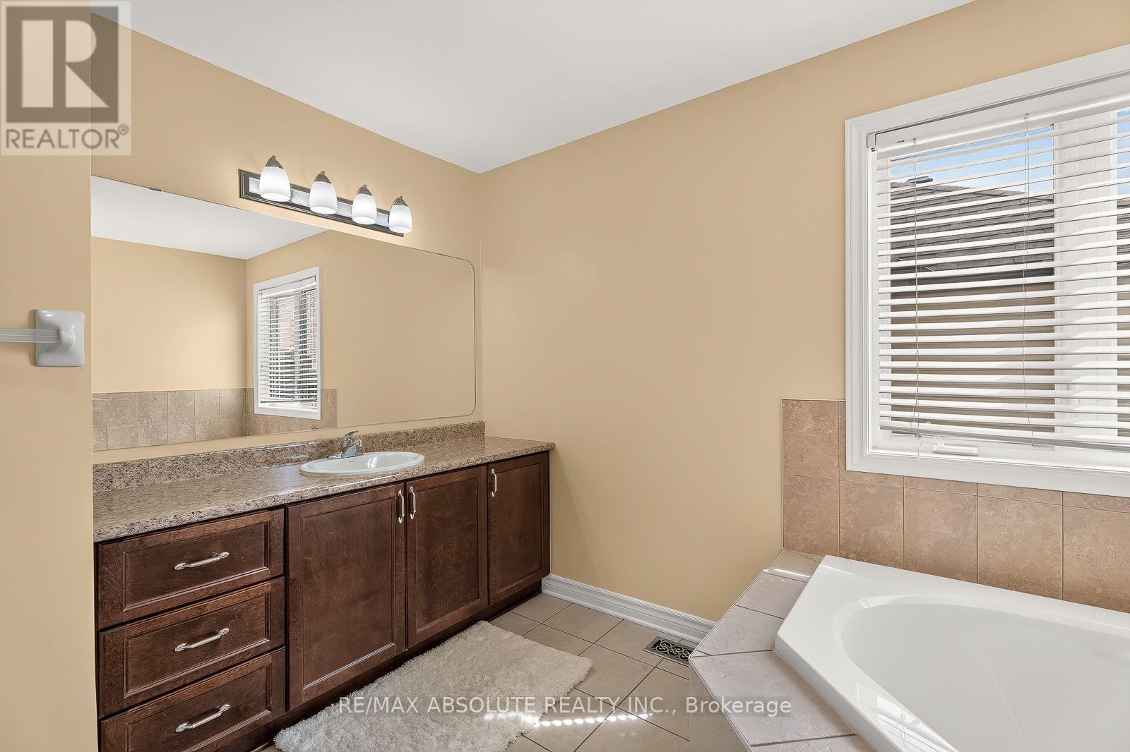 5 Bed, 4 Bath House for Sale in Ottawa – 1070 NORTHGRAVES CRESCENT, Ottawa – MLS# X13767354 - Image 23
