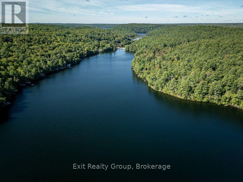 2010 SHABOMEKA LAKE - Image 44