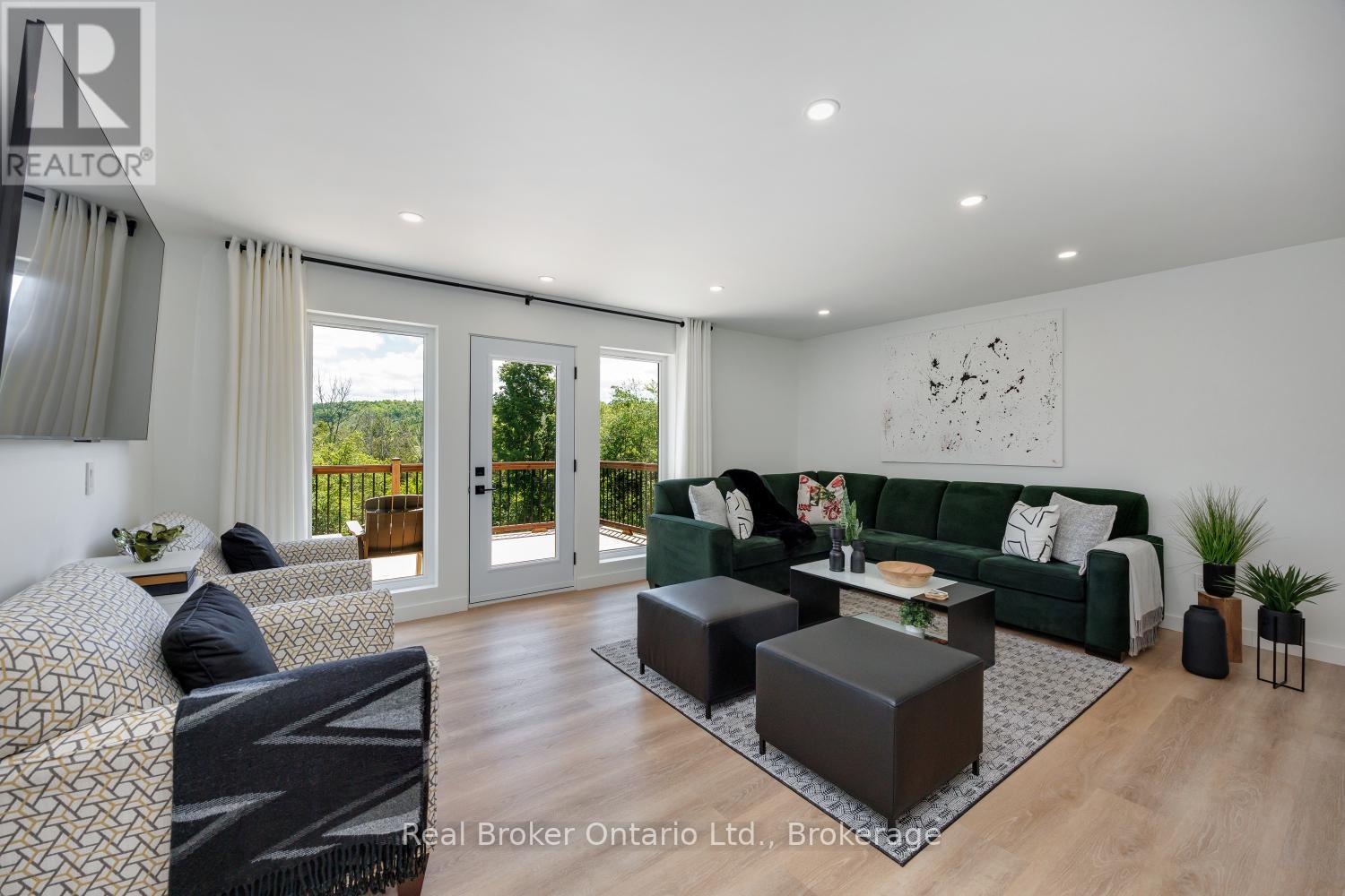 250 SILVER HEIGHTS DRIVE - Image 18