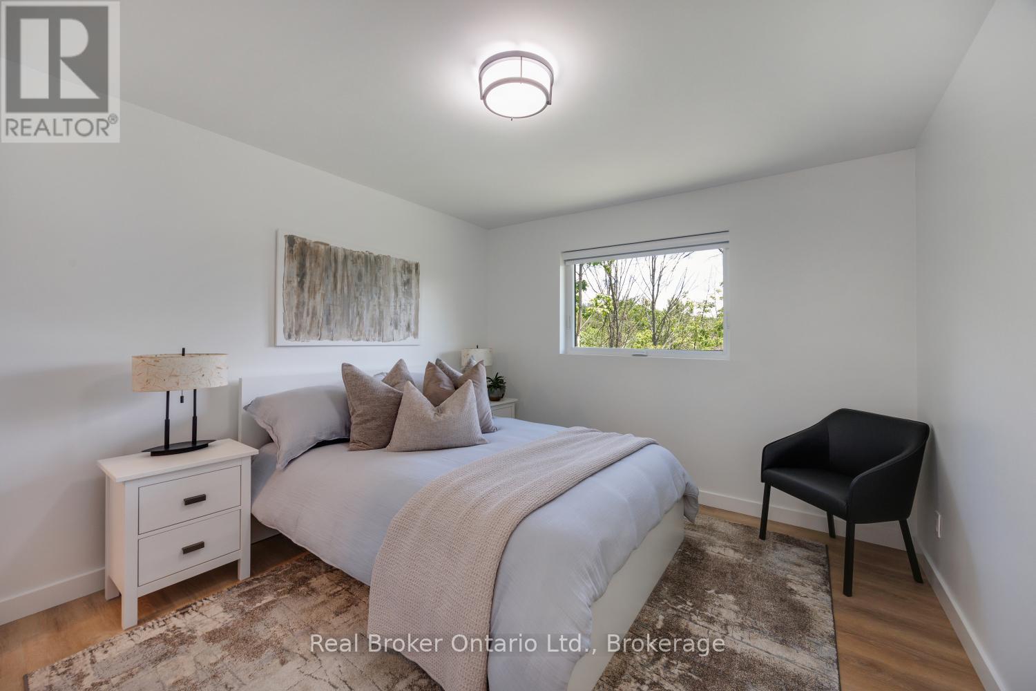 250 SILVER HEIGHTS DRIVE - Image 19