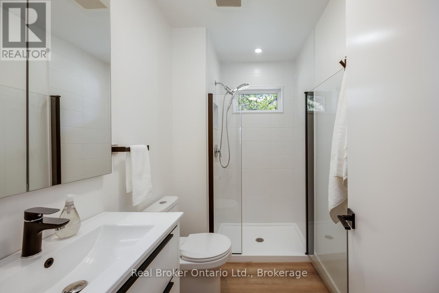250 SILVER HEIGHTS DRIVE - Image 20
