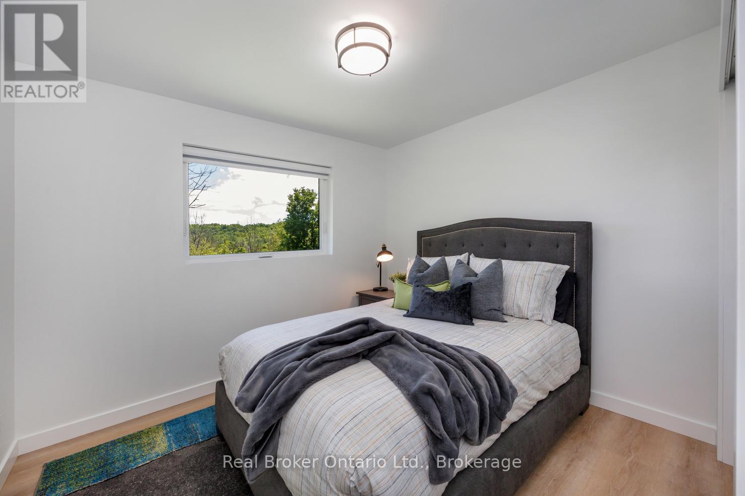 250 SILVER HEIGHTS DRIVE - Image 21