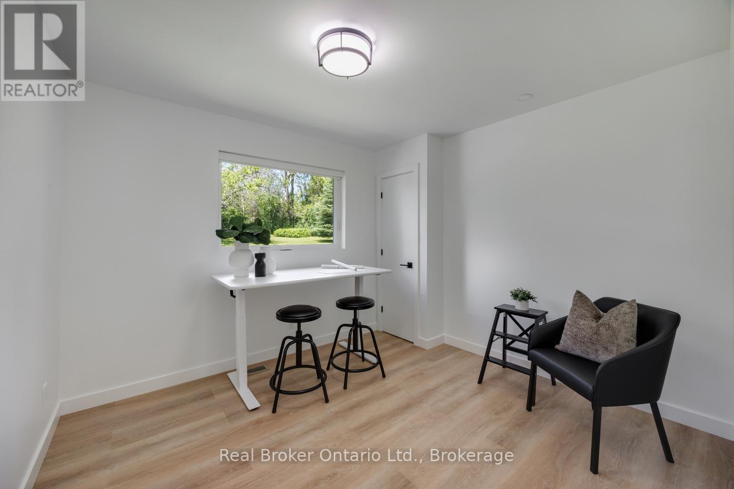 250 SILVER HEIGHTS DRIVE - Image 22