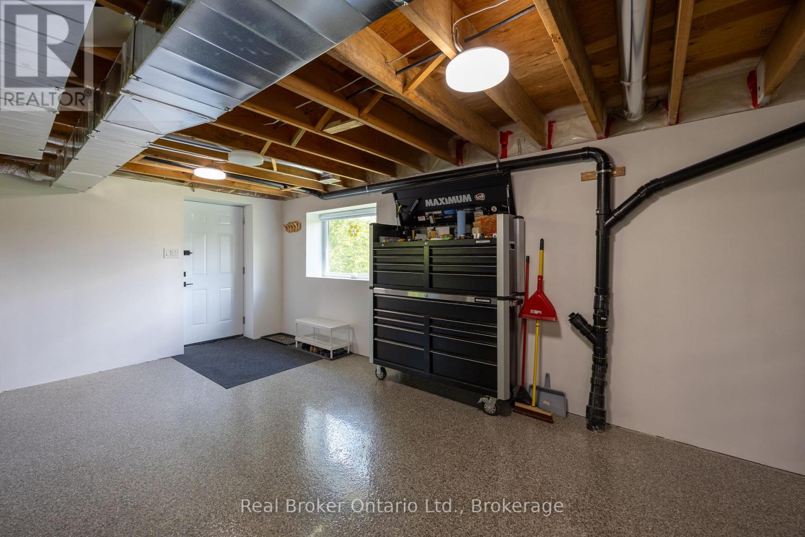 250 SILVER HEIGHTS DRIVE - Image 26