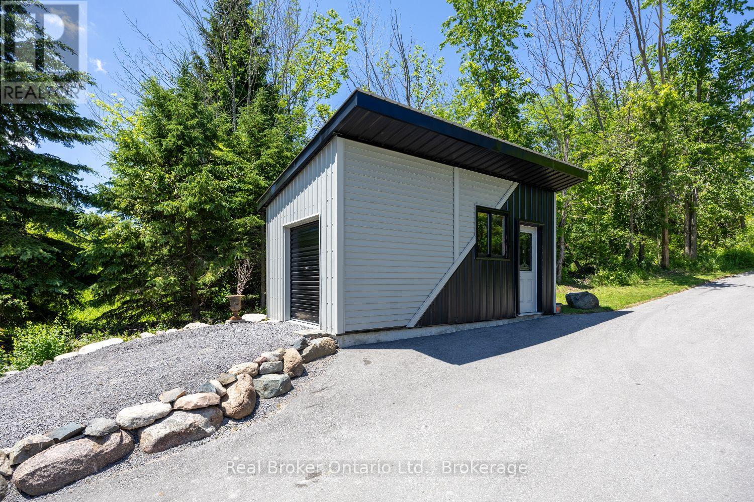 250 SILVER HEIGHTS DRIVE - Image 29