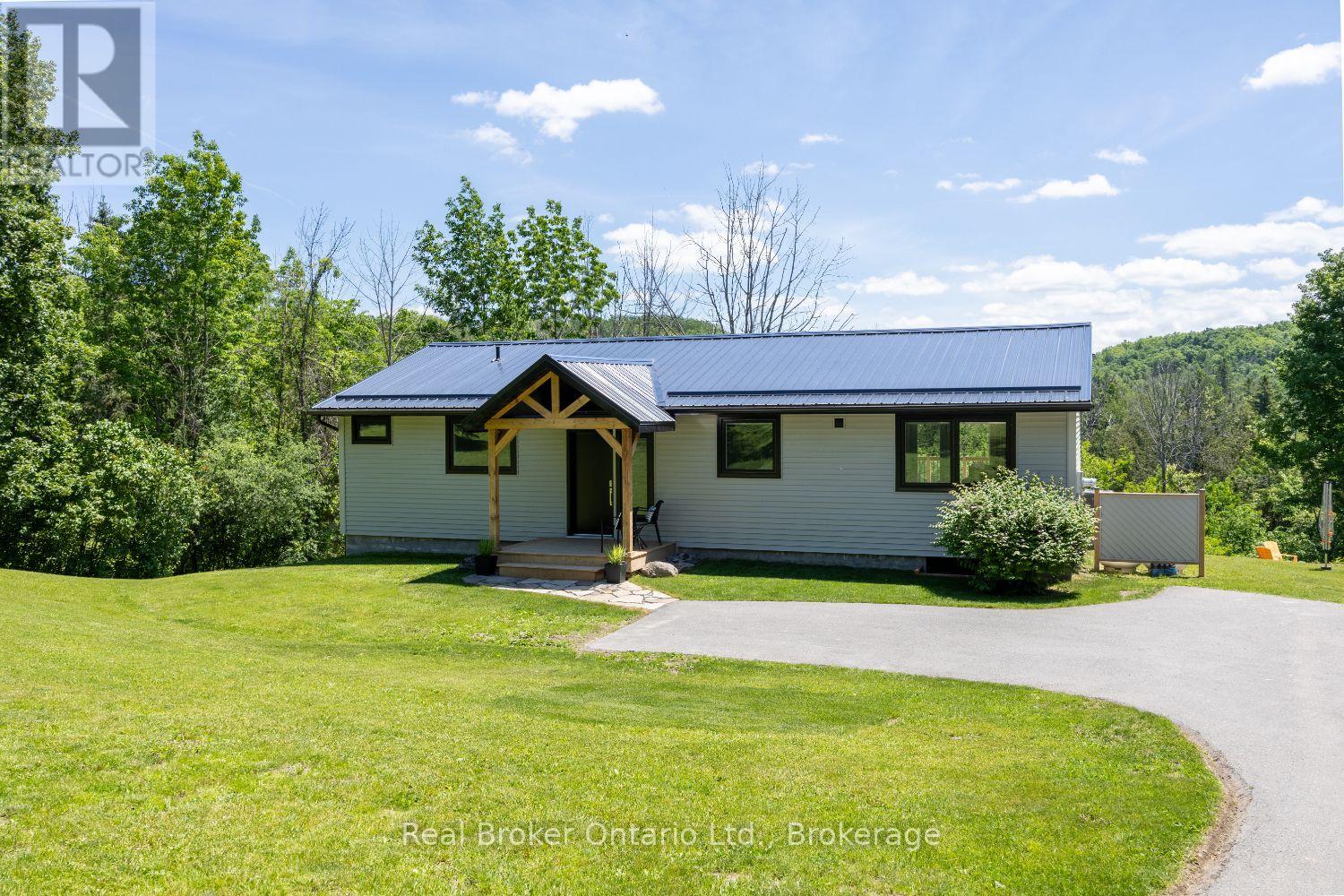 250 SILVER HEIGHTS DRIVE - Image 3