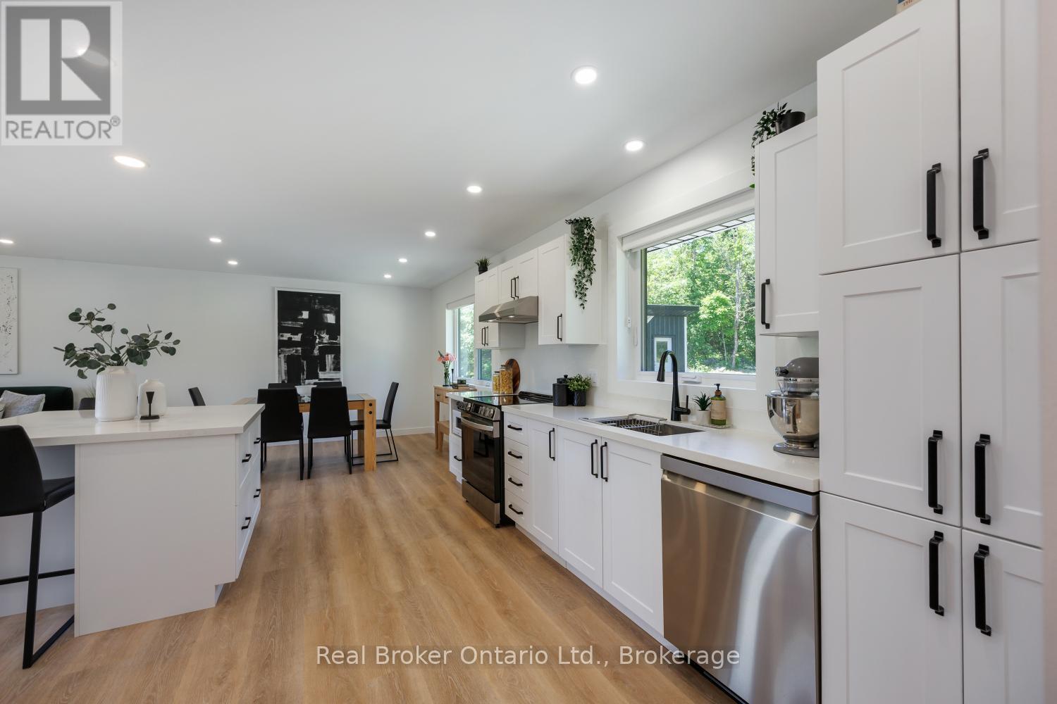 250 SILVER HEIGHTS DRIVE - Image 8