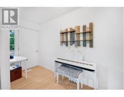 1 Holyrood Place thumbnail 11