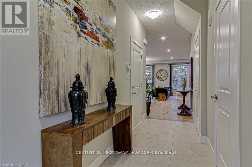 88- UPPER LEVELS - 177 EDGEVALLEY ROAD, London East (East D) — photo 4