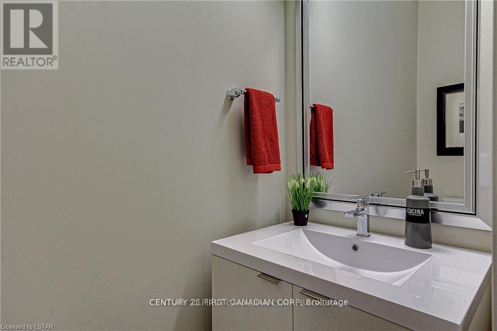 88- UPPER LEVELS - 177 EDGEVALLEY ROAD, London East (East D) — photo 5