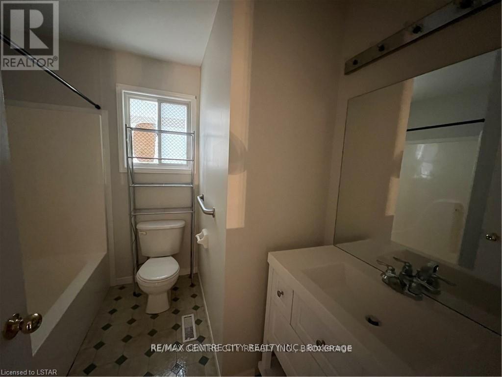 61 - 145 NORTH CENTRE ROAD, London North (North B) — photo 8