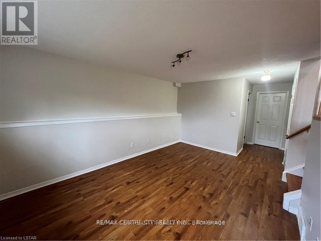 61 - 145 NORTH CENTRE ROAD, London North (North B) — photo 9