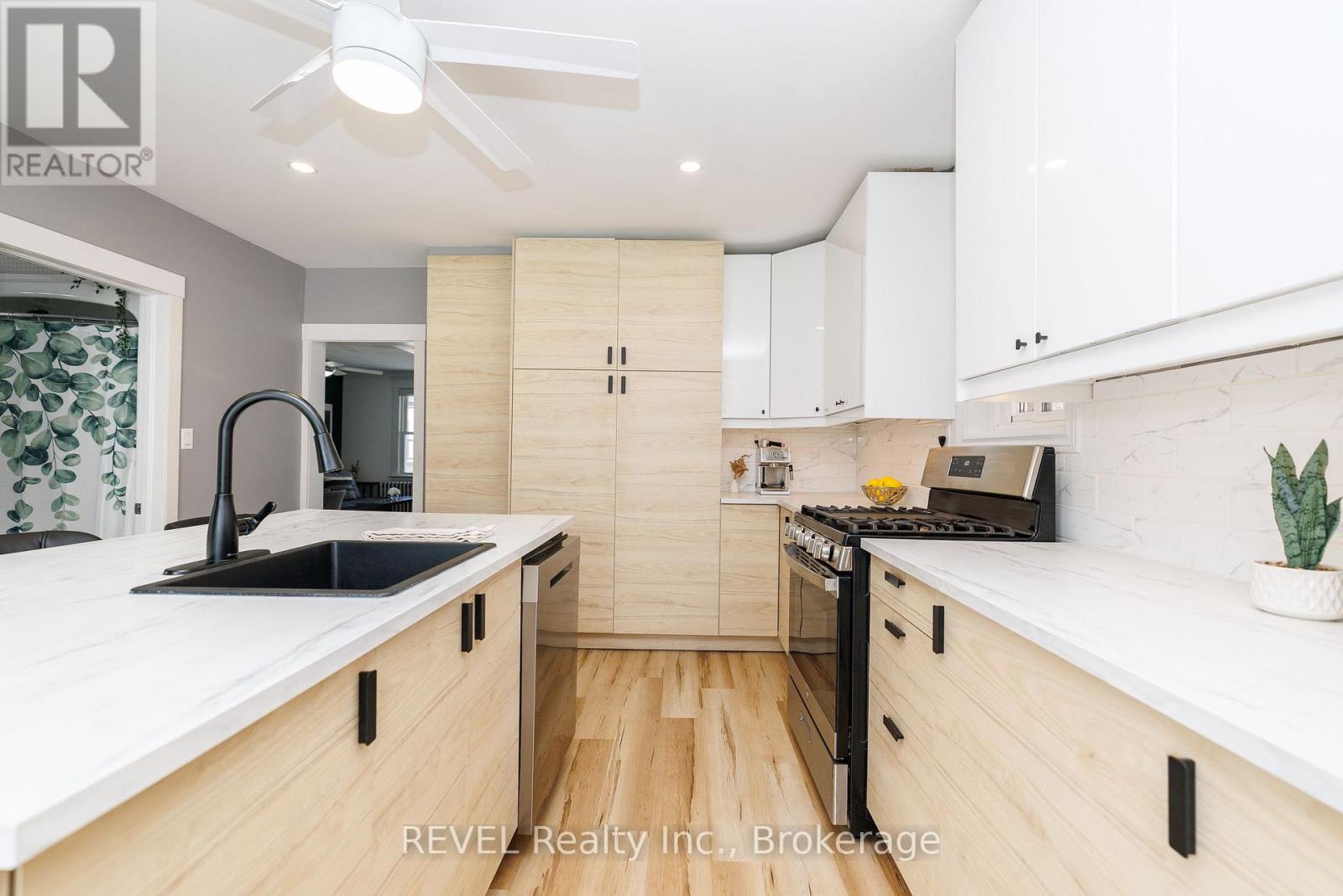 14 BATTLE STREET - 16