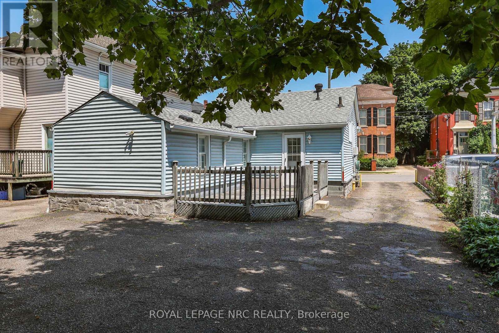 177 JAMES STREET, St. Catharines (Downtown) — photo 2