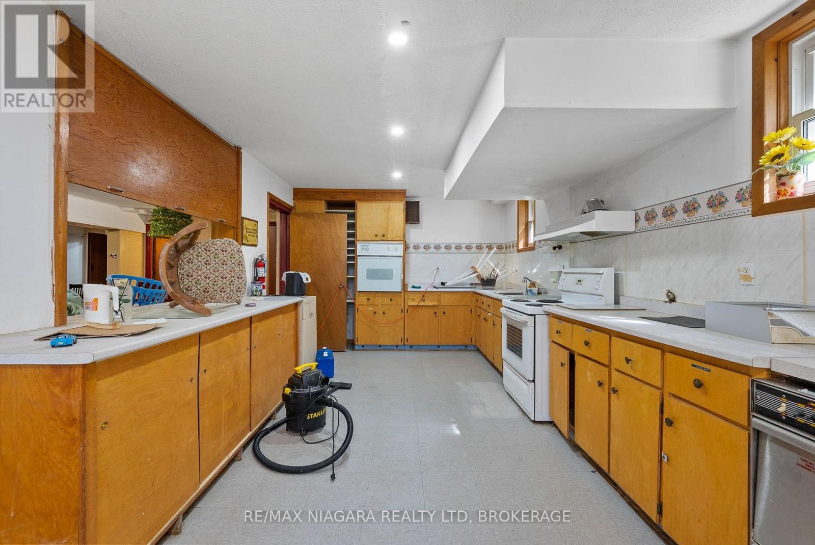 319 Davis Street — photo 29