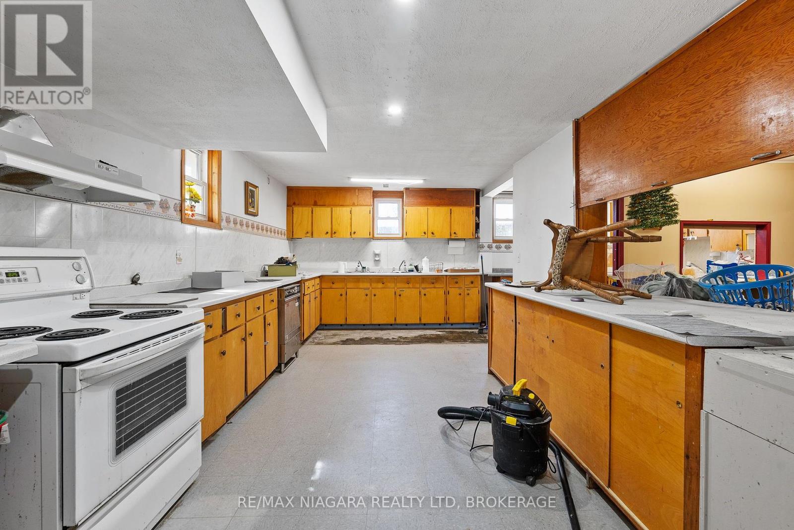 319 Davis Street — photo 30