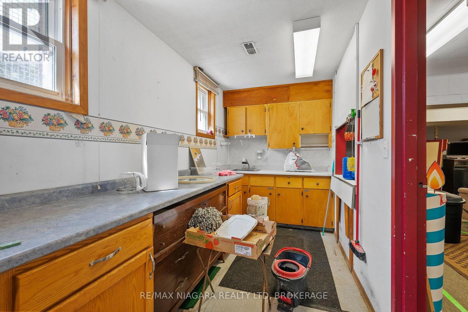 319 Davis Street — photo 31