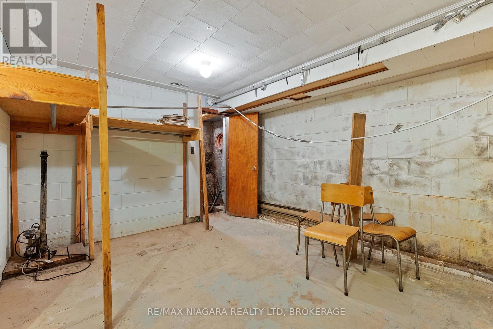319 Davis Street — photo 32
