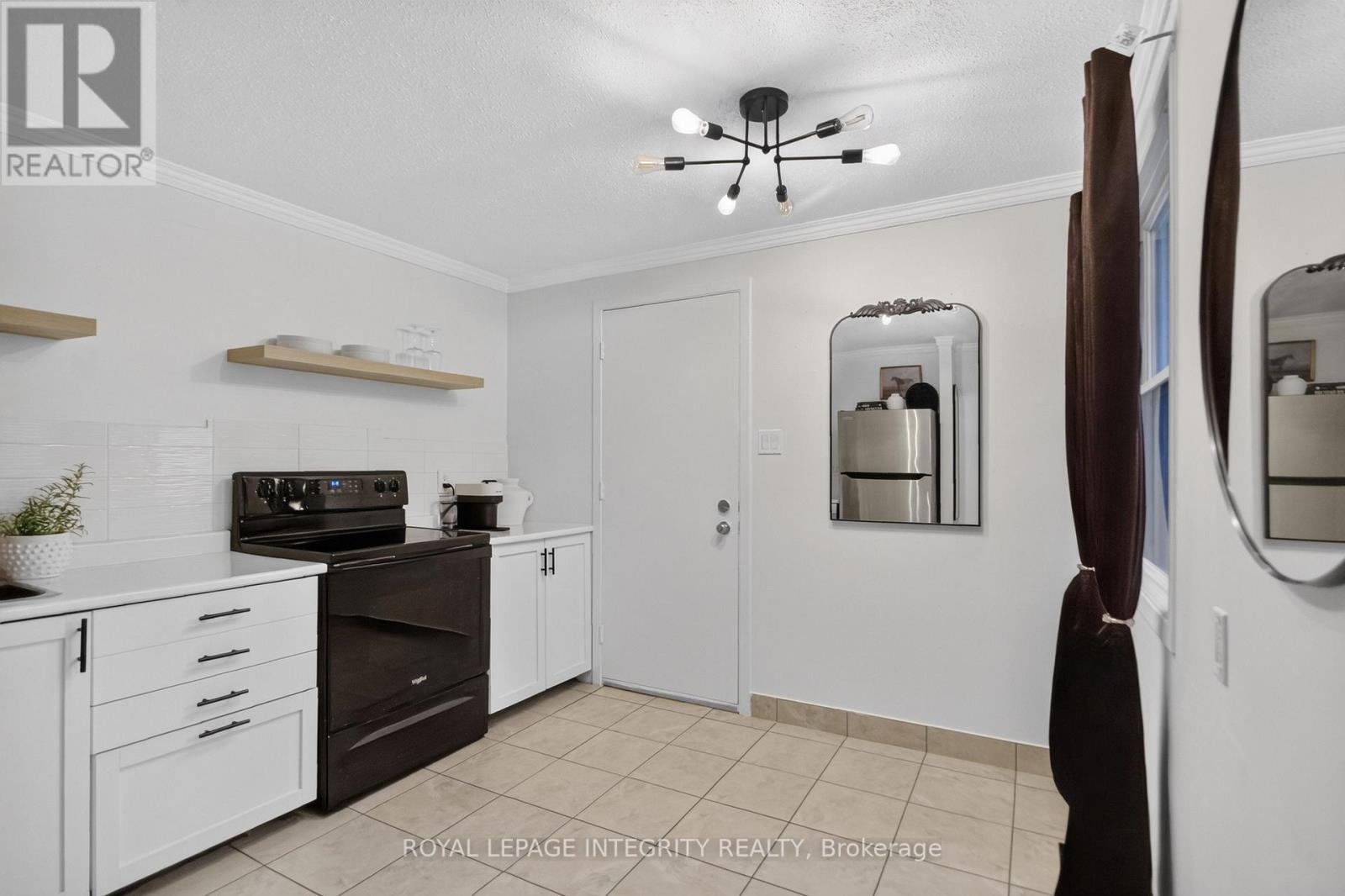 209 SHERWAY DRIVE - Image 12