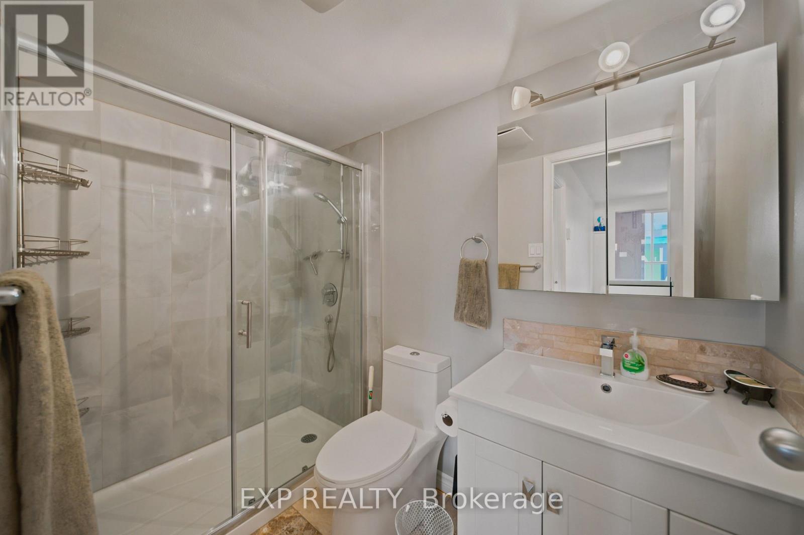 #401 222 GUIGUES AVENUE - 11