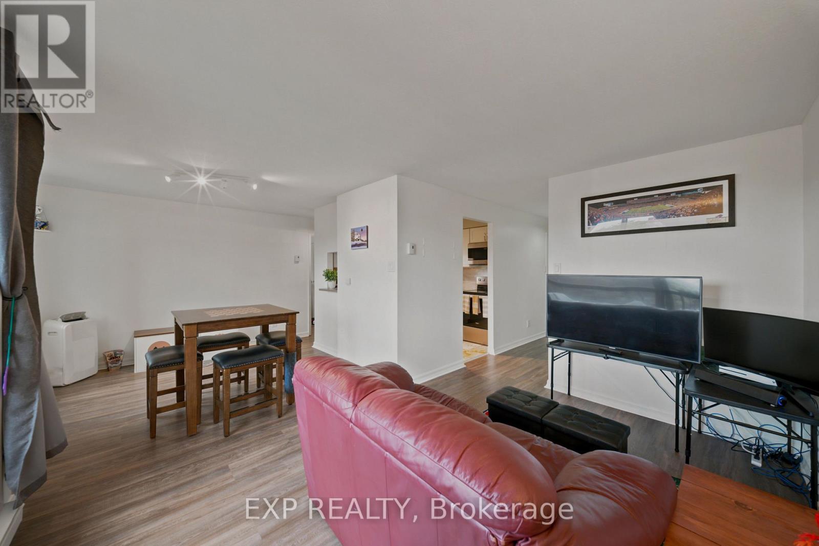 #401 222 GUIGUES AVENUE - 2