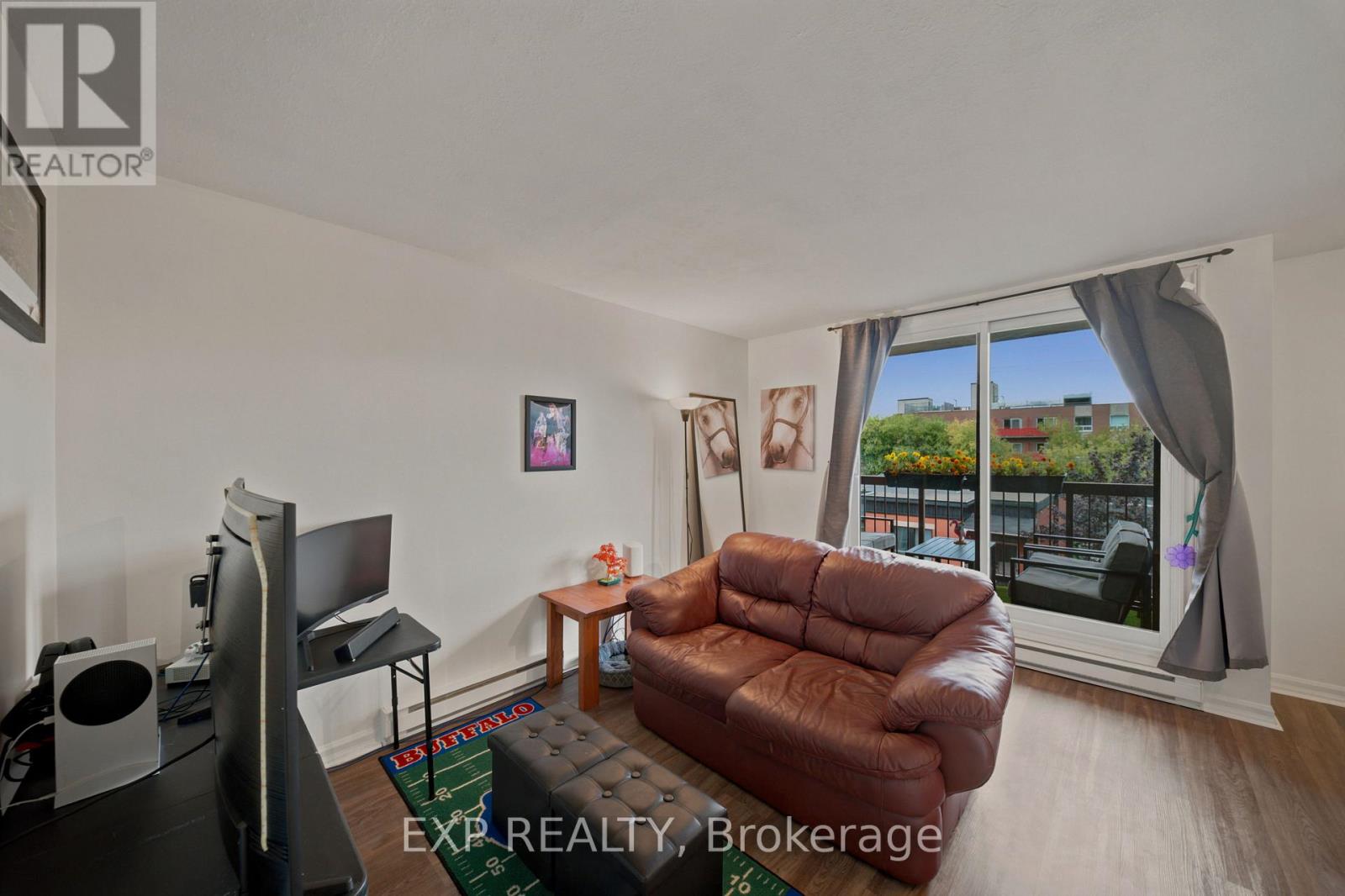 #401 222 GUIGUES AVENUE - 3