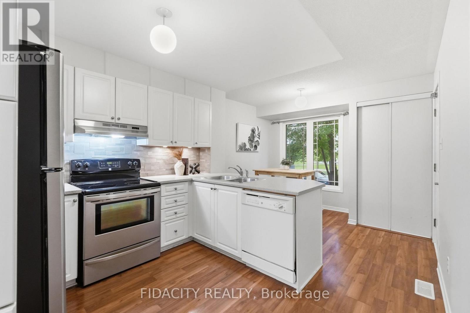 #55 324 CROWNRIDGE DRIVE - 3