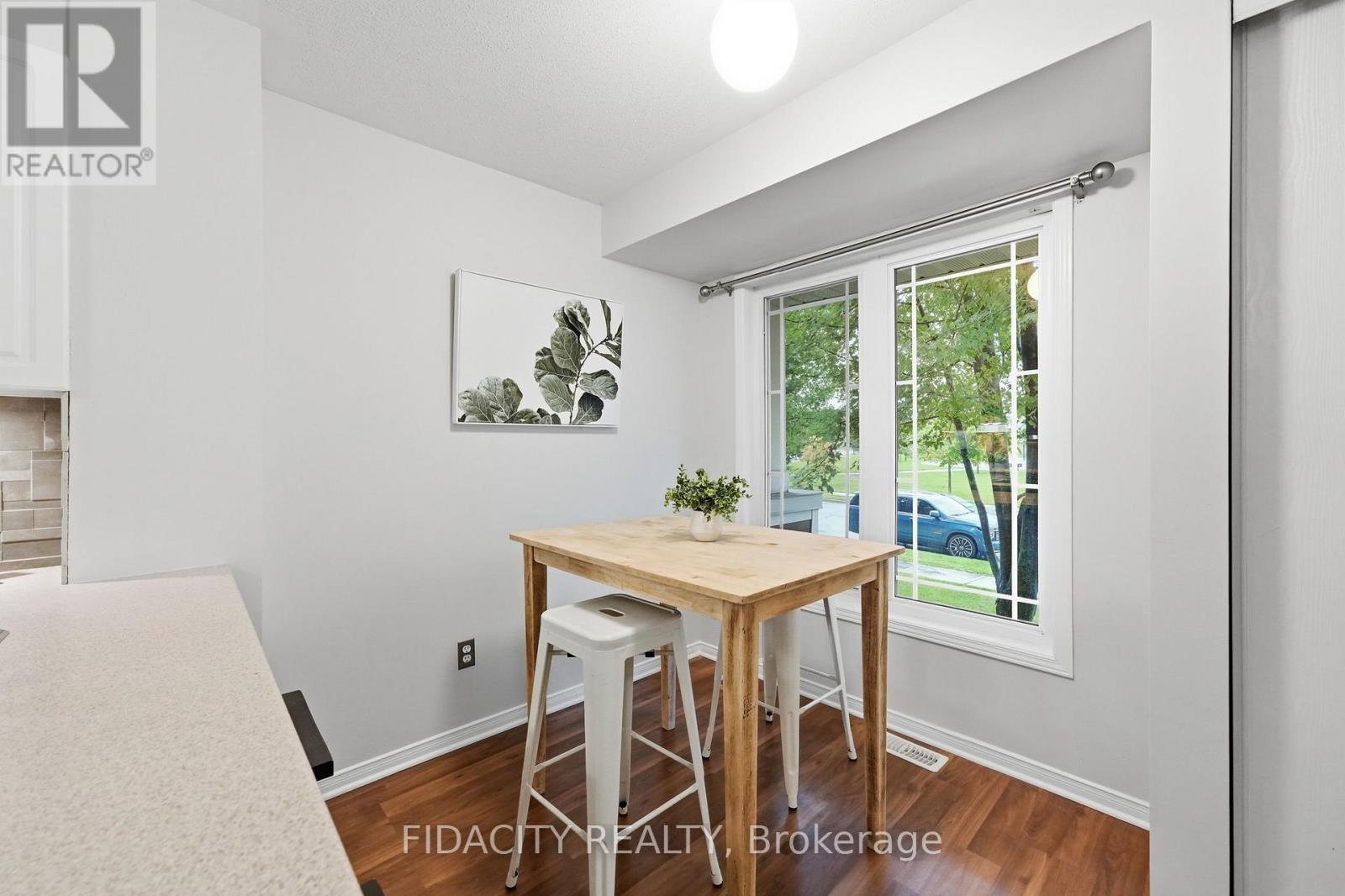 #55 324 CROWNRIDGE DRIVE - 6