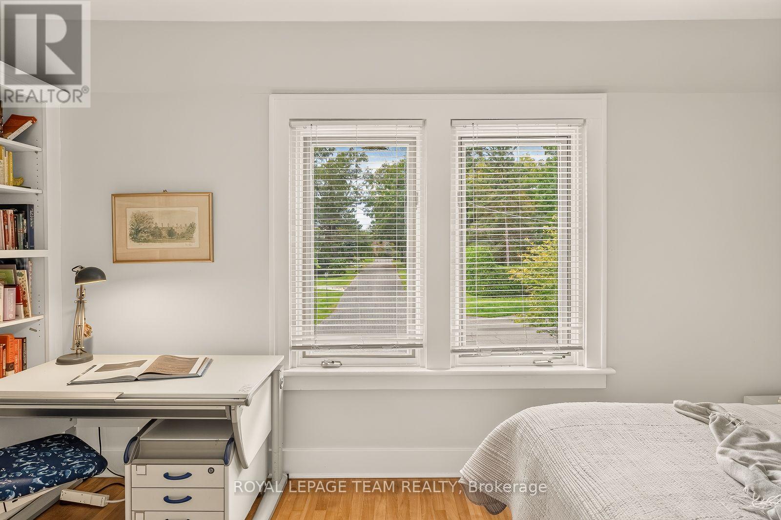 170 ACACIA AVENUE - 25